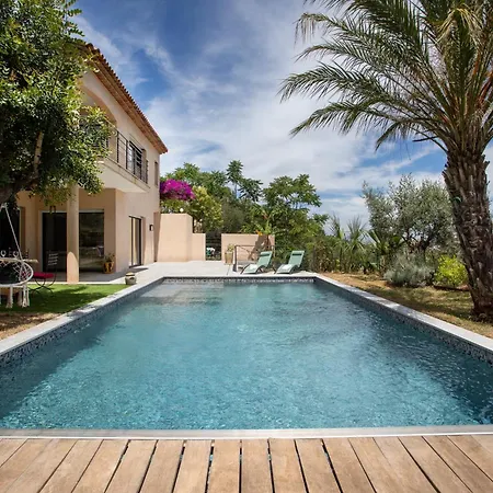 Le Caroubier Super Cannes Villa *